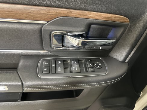 Used 2017 RAM 1500 Laramie image 11