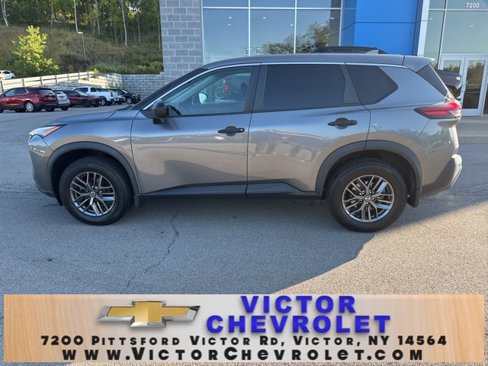 Used 2021 Nissan Rogue S image 2
