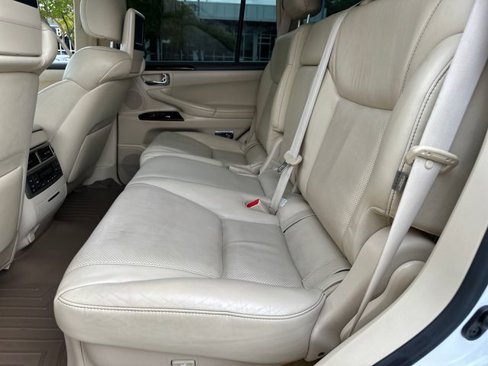 Used 2014 Lexus LX 570 4WD image 24