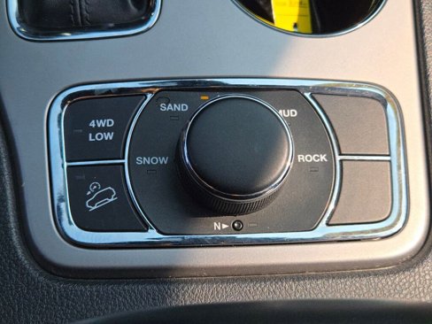 Used 2019 Jeep Grand Cherokee Limited w/ Trailer Tow Group IV image 30