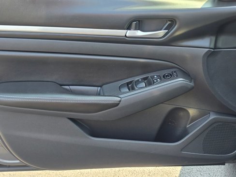 Used 2022 Nissan Altima 2.5 SV image 37