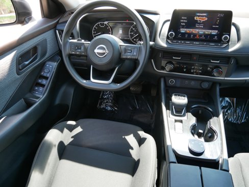 Used 2023 Nissan Rogue S image 9