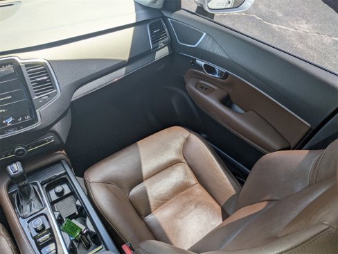 Used 2020 Volvo XC90 T6 Momentum w/ Protection Package image 19