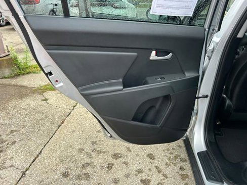 Used 2016 Kia Sportage LX image 9
