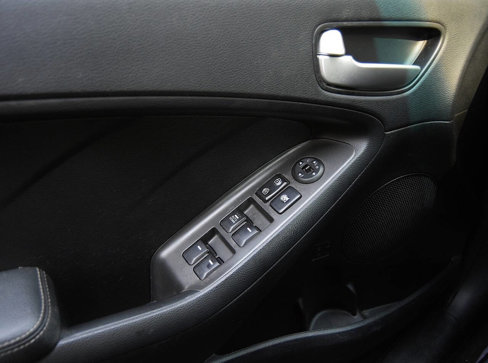Used 2017 Kia Forte LX image 13