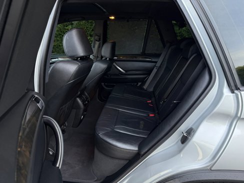 Used 2004 BMW X5 4.8is image 11