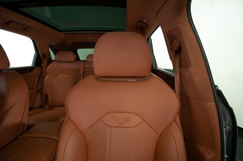 Used 2023 Bentley Bentayga Plug-In Hybrid image 6