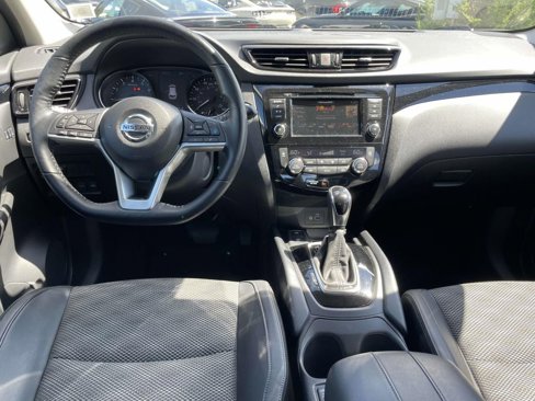 Used 2022 Nissan Rogue Sport SV w/ Technology Package image 15