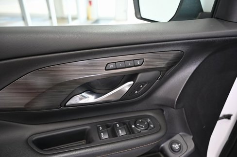 Used 2020 GMC Terrain SLT w/ Preferred Package image 25