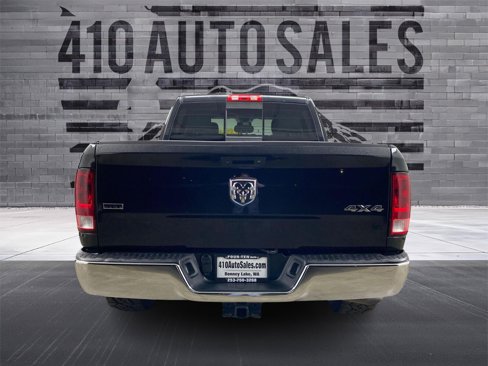 Used 2017 RAM 1500 Classic SLT image 4