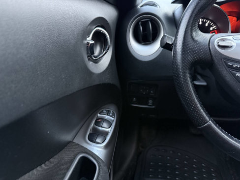 Used 2013 Nissan Juke SV image 24