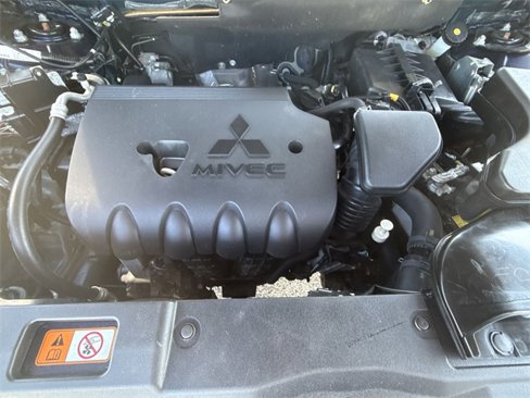 Used 2020 Mitsubishi Outlander ES image 27