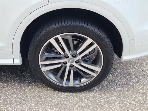 Used 2020 Audi Q5 e Prestige w/ Prestige Package image 8