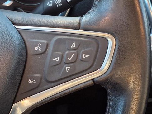 Used 2019 Chevrolet Equinox LT w/ Sun & Navigation Package image 22