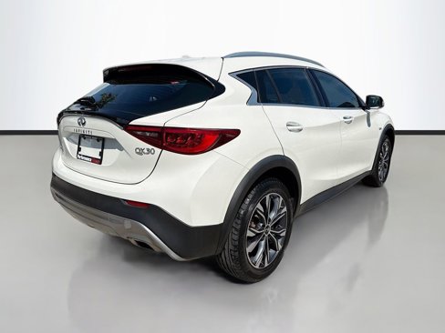 Used 2018 INFINITI QX30 Premium w/ Cargo Package image 8