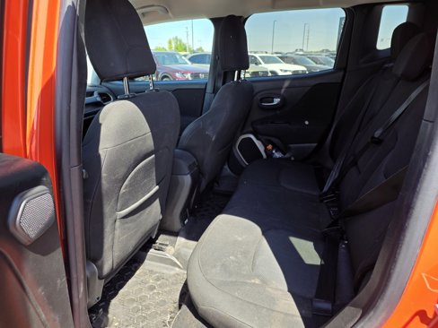 Used 2015 Jeep Renegade Latitude w/ Popular Equipment Group image 29