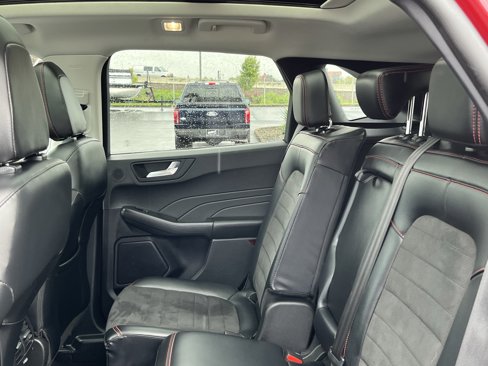 Used 2022 Ford Escape SEL w/ SEL Stealth AWD Package image 11