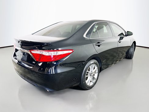 Used 2017 Toyota Camry SE image 7