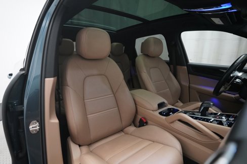 Used 2019 Porsche Cayenne S image 26