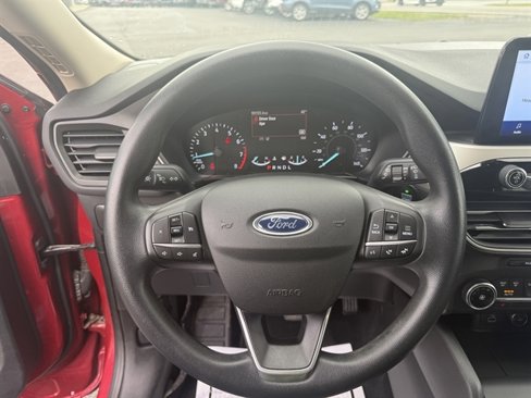 Used 2020 Ford Escape SE image 14