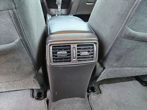 Used 2016 Nissan Rogue S image 18
