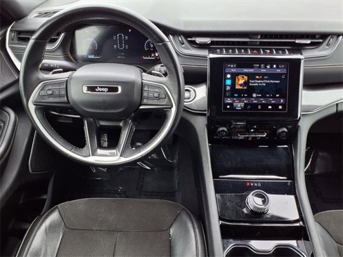 Used 2022 Jeep Grand Cherokee L Laredo image 14