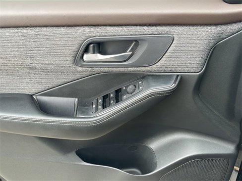 Used 2022 Nissan Rogue SV image 24