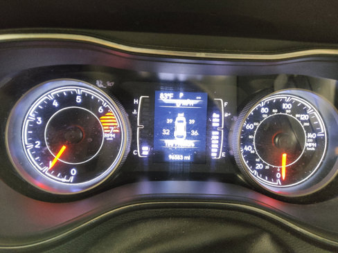 Used 2019 Jeep Cherokee Latitude w/ Popular Appearance Group image 23