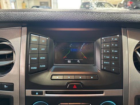 Used 2016 Ford Expedition XLT image 19