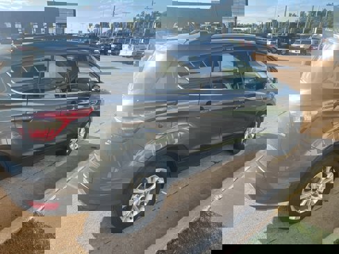 Used 2018 Ford Escape SE image 4
