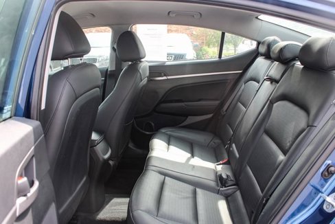 Used 2017 Hyundai Elantra Limited image 37
