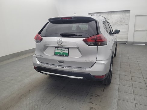 Used 2018 Nissan Rogue SV image 7