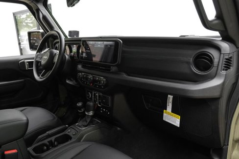 Used 2025 Jeep Gladiator Sport image 56