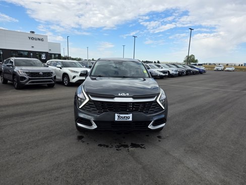 Used 2023 Kia Sportage LX image 2