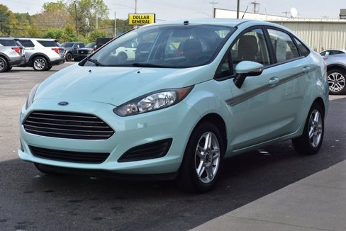 Used 2017 Ford Fiesta SE w/ Cold Weather Package image 12