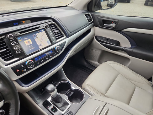 Used 2015 Toyota Highlander XLE image 30
