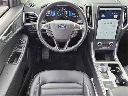 Used 2023 Ford Edge SEL image 13