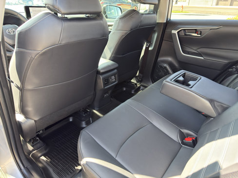 Used 2023 Toyota RAV4 XLE Premium image 26