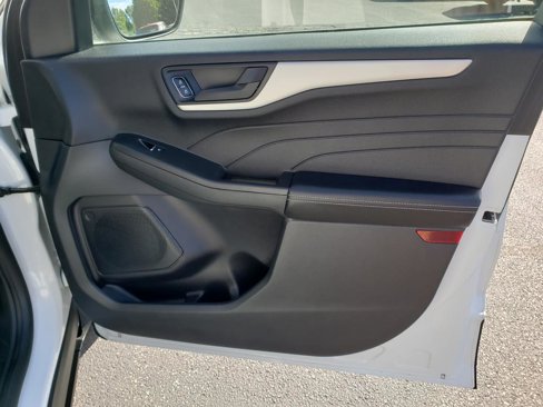Used 2022 Ford Escape SE image 19