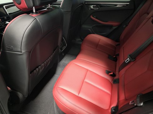 Used 2025 Porsche Macan image 23