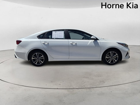 Used 2023 Kia Forte LXS image 3