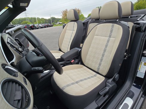 Used 2018 Volkswagen Beetle 2.0T Coast w/ Coast Lighting Package image 15