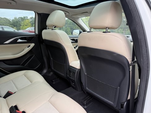 Used 2018 INFINITI QX30 image 39