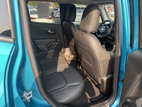 Used 2020 Jeep Renegade Limited w/ UConnect 8.4 Nav Group image 10