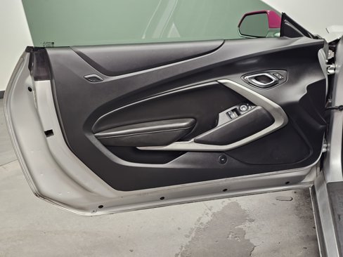 Used 2016 Chevrolet Camaro LT image 13