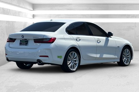 Used 2023 BMW 330e w/ Driving Assistance Package image 4