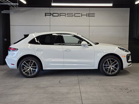 Certified 2025 Porsche Macan image 28
