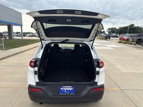 Used 2014 Jeep Cherokee Latitude image 11