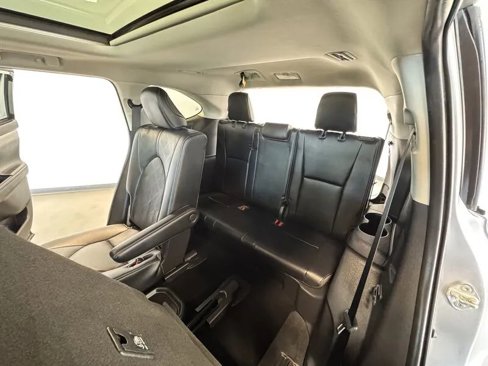Used 2020 Toyota Highlander Platinum image 19