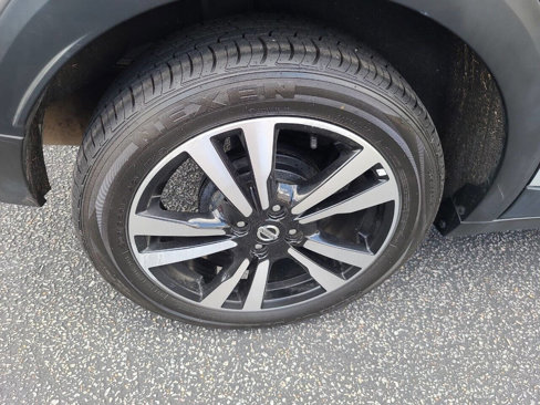 Used 2019 Nissan Kicks SV image 10